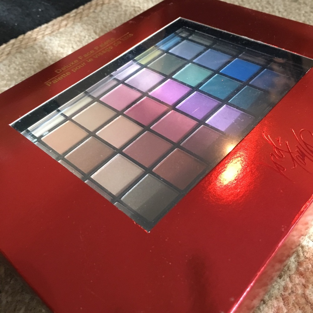 NEW Lord & Taylor Deluxe Face Palette *Sealed*